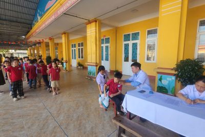 TRIỂN KHAI CHIẾN DỊCH TIÊM VẮC XIN UỐN VÁN – BẠCH HẦU (TD) CHO TRẺ 7 TUỔI