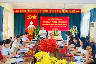 TỔ CHỨC SINH HOẠT CHI BỘ VỚI CHUYÊN ĐỀ “ỨNG DỤNG CÔNG NGHỆ THÔNG TIN – CHUYỂN ĐỔI SỐ TRONG TRƯỜNG HỌC”, NĂM HỌC 2025-2026