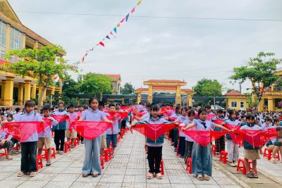 TỔ CHỨC LỄ KẾT NẠP ĐỘI VIÊN NĂM HỌC 2025 – 2026